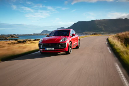  Red Porsche Macan GTS (95B)