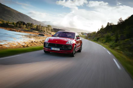  Red Porsche Macan GTS (95B)