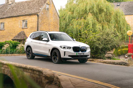  White BMW iX3 "Premier Edition" (G08)