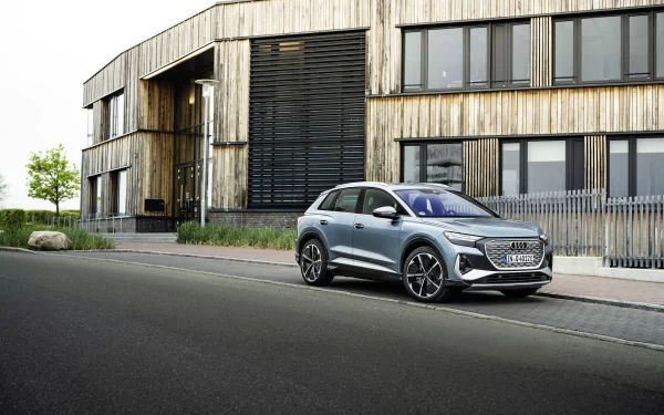  Audi Q4 45 e-tron quattro S line