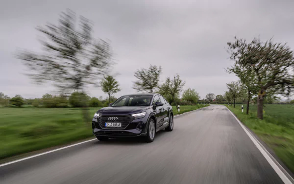  Audi Q4 Sportback 40 e-tron S line