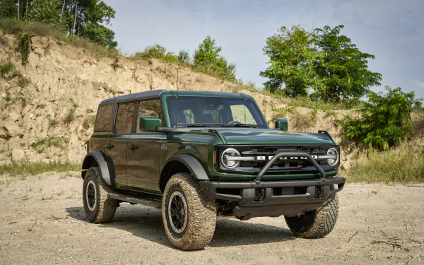  2021 Ford Bronco 4-Door Outer Banks