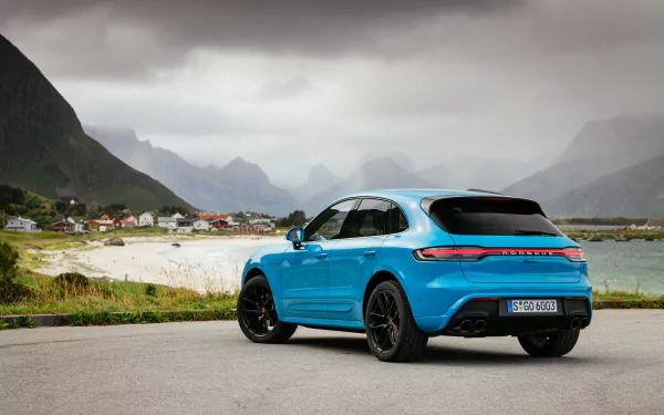  Blue Porsche Macan (95B)