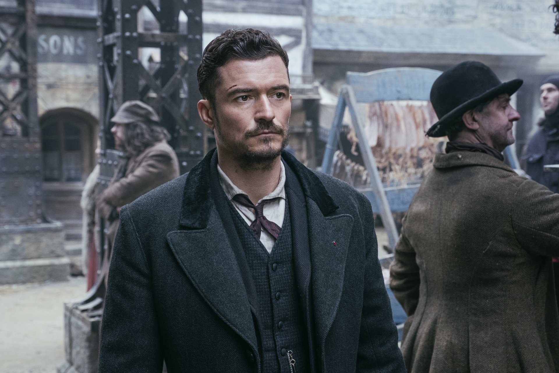 Download Rycroft Philostrate Orlando Bloom TV Show Carnival Row 4k Ultra HD Wallpaper