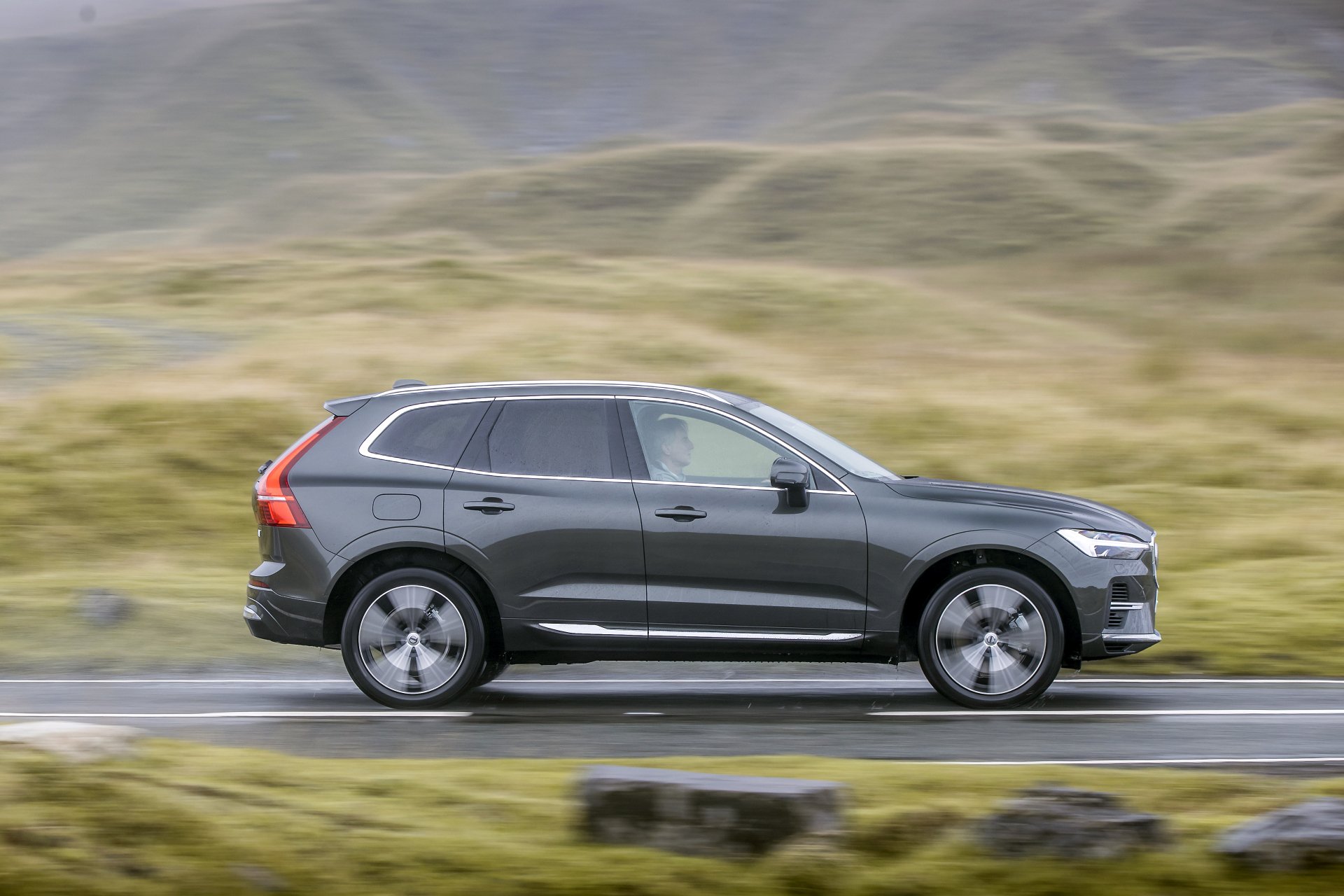 Download SUV Volvo XC60 T6 AWD Vehicle Volvo XC60 4k Ultra HD Wallpaper
