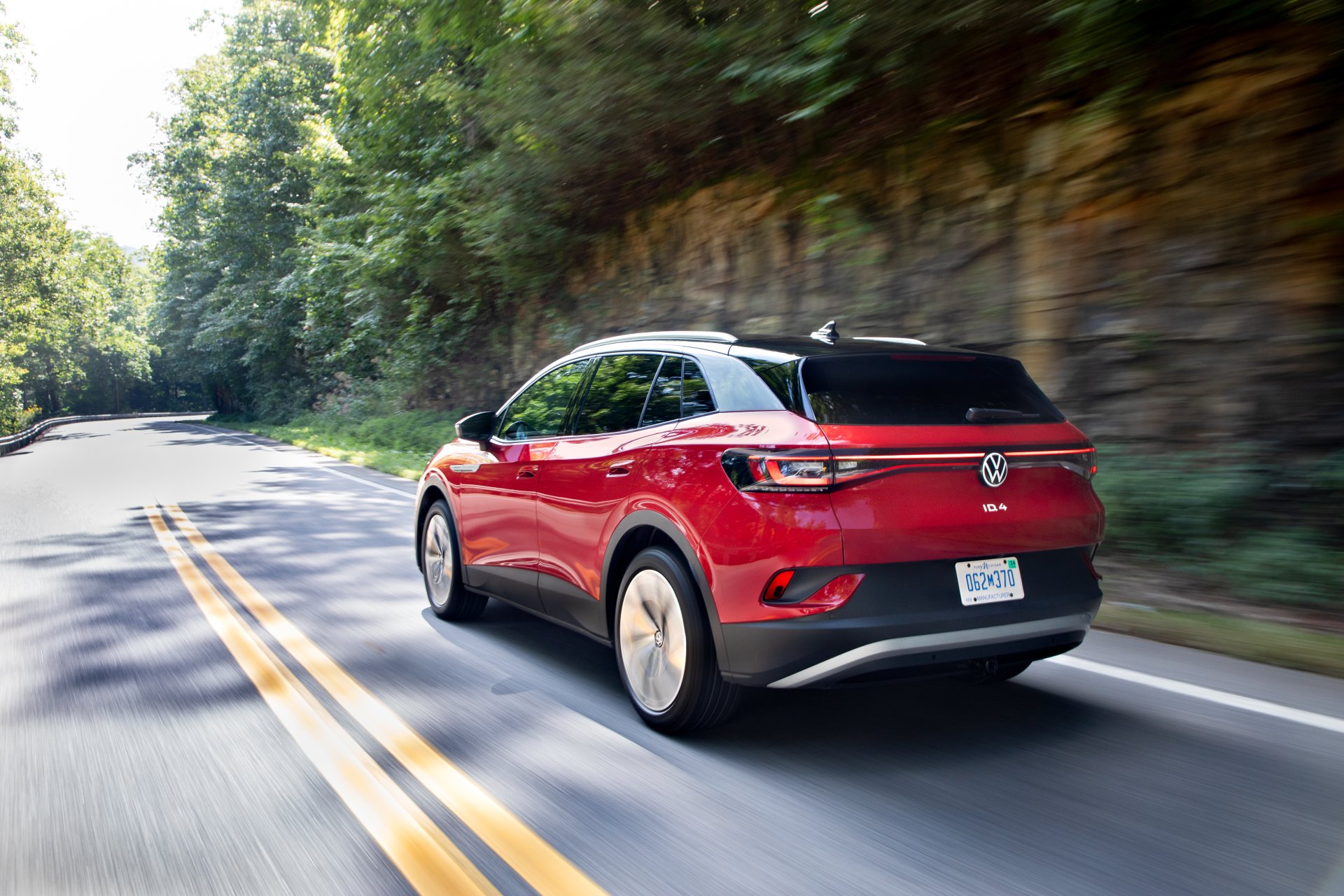 Download Electric Car Compact Car Volkswagen ID.4 AWD Pro S Vehicle Volkswagen ID.4 4k Ultra HD Wallpaper