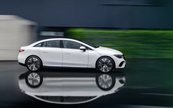  Mercedes-Benz EQE 350 Electric Art Line (V295)