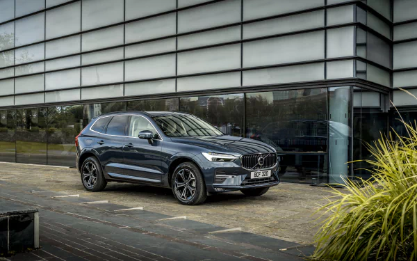  Volvo XC60 B4 AWD Momentum