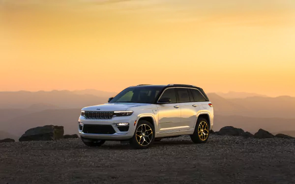  2022 Jeep Grand Cherokee Summit Reserve 4xe (WL)