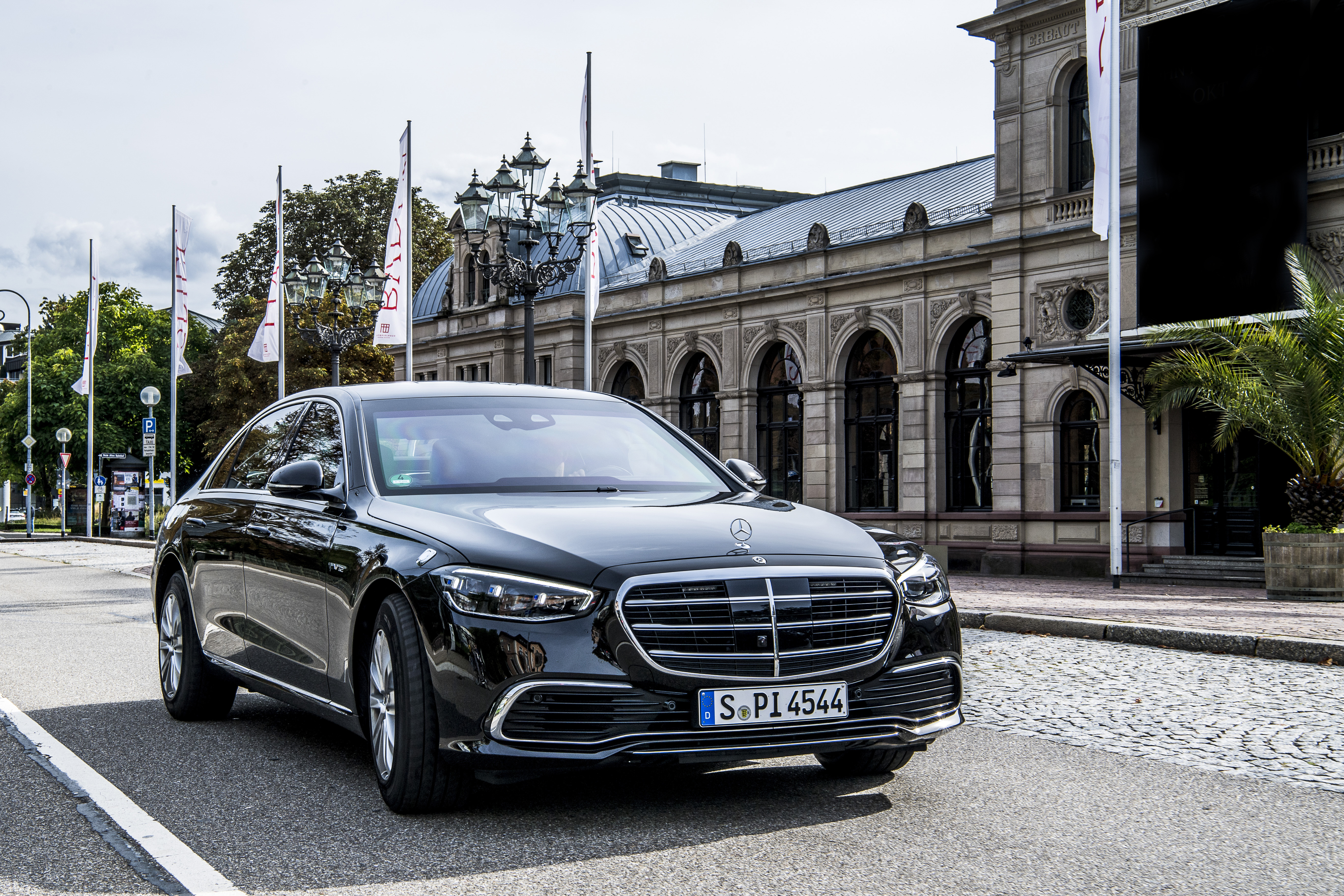 Mercedes-Benz S 680 Guard HD Wallpapers and Backgrounds