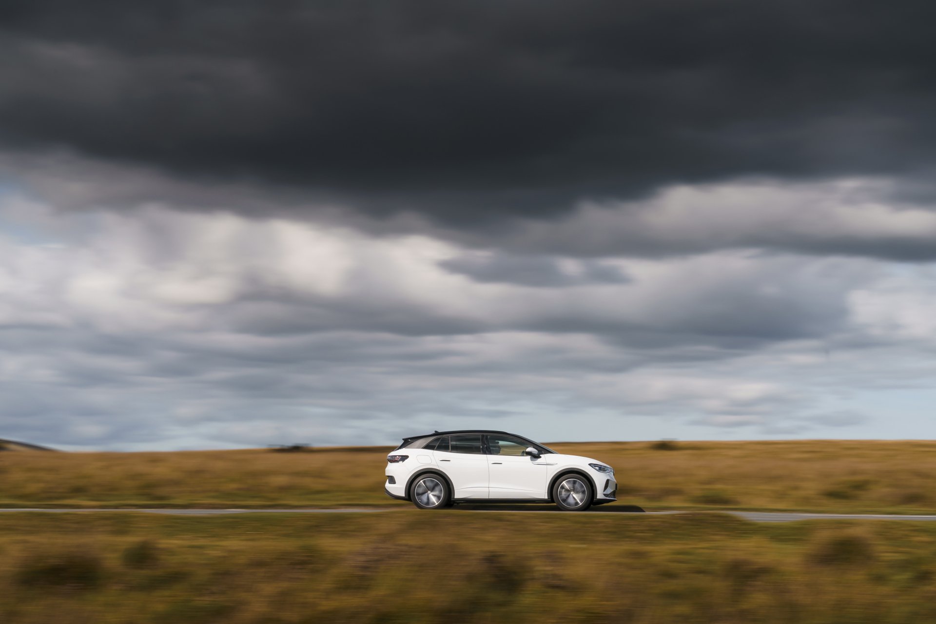 Download Electric Car Volkswagen ID.4 GTX Vehicle Volkswagen ID.4 4k Ultra HD Wallpaper