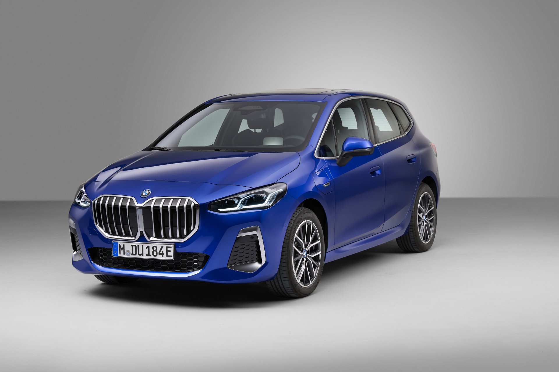 Download Vehicle BMW 230e XDrive Active Tourer M Sport 4k Ultra HD Wallpaper