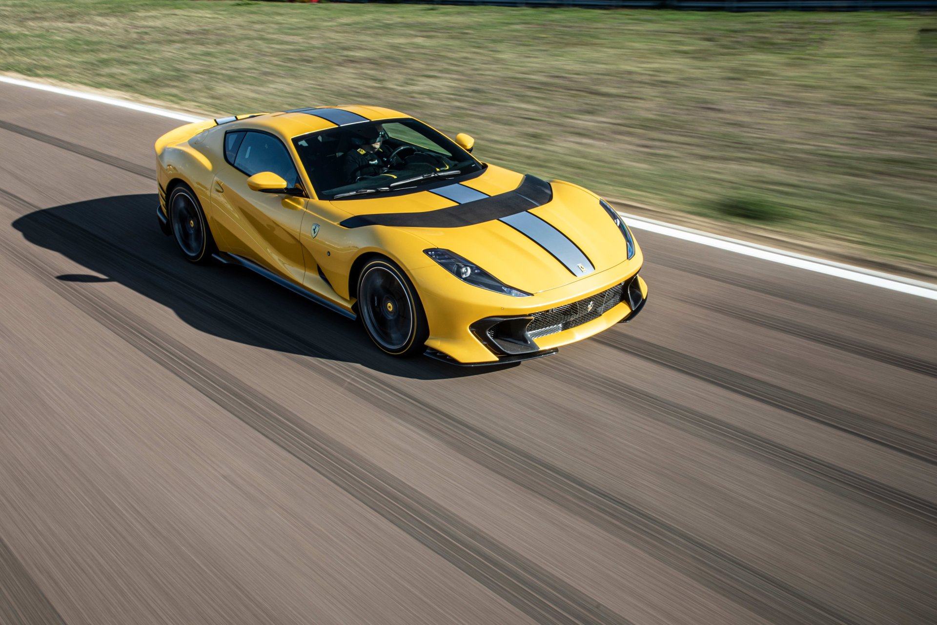 Download Vehicle Ferrari 812 Competizione 4k Ultra HD Wallpaper