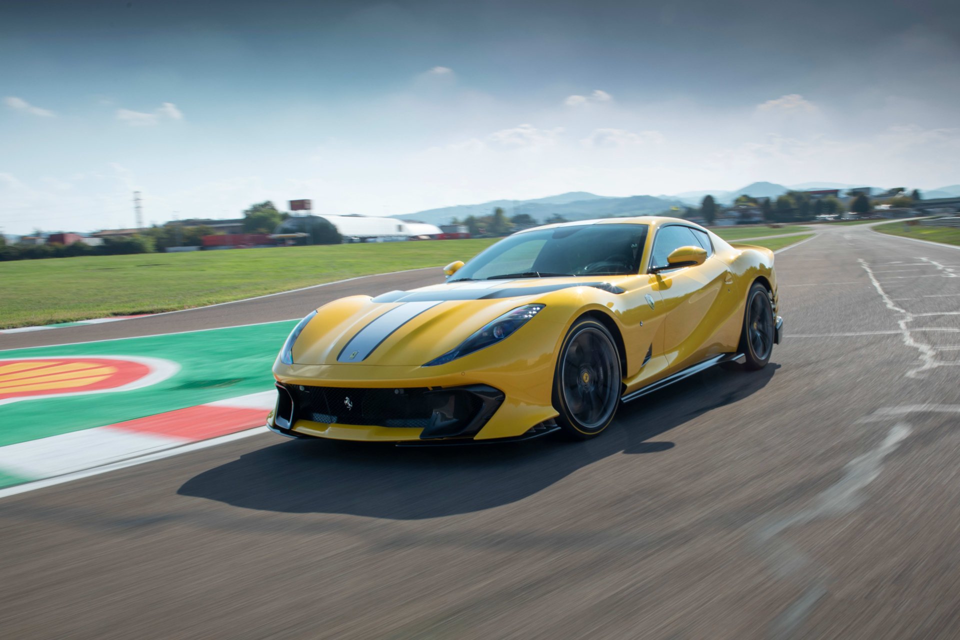 Download Vehicle Ferrari 812 Competizione 4k Ultra HD Wallpaper