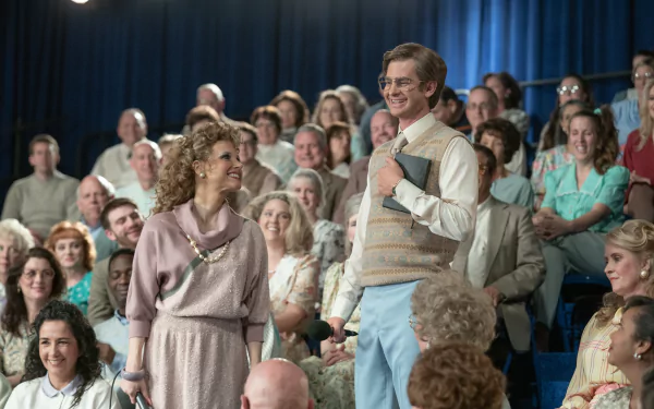 Andrew Garfield Jessica Chastain movie The Eyes of Tammy Faye HD Desktop Wallpaper | Background Image