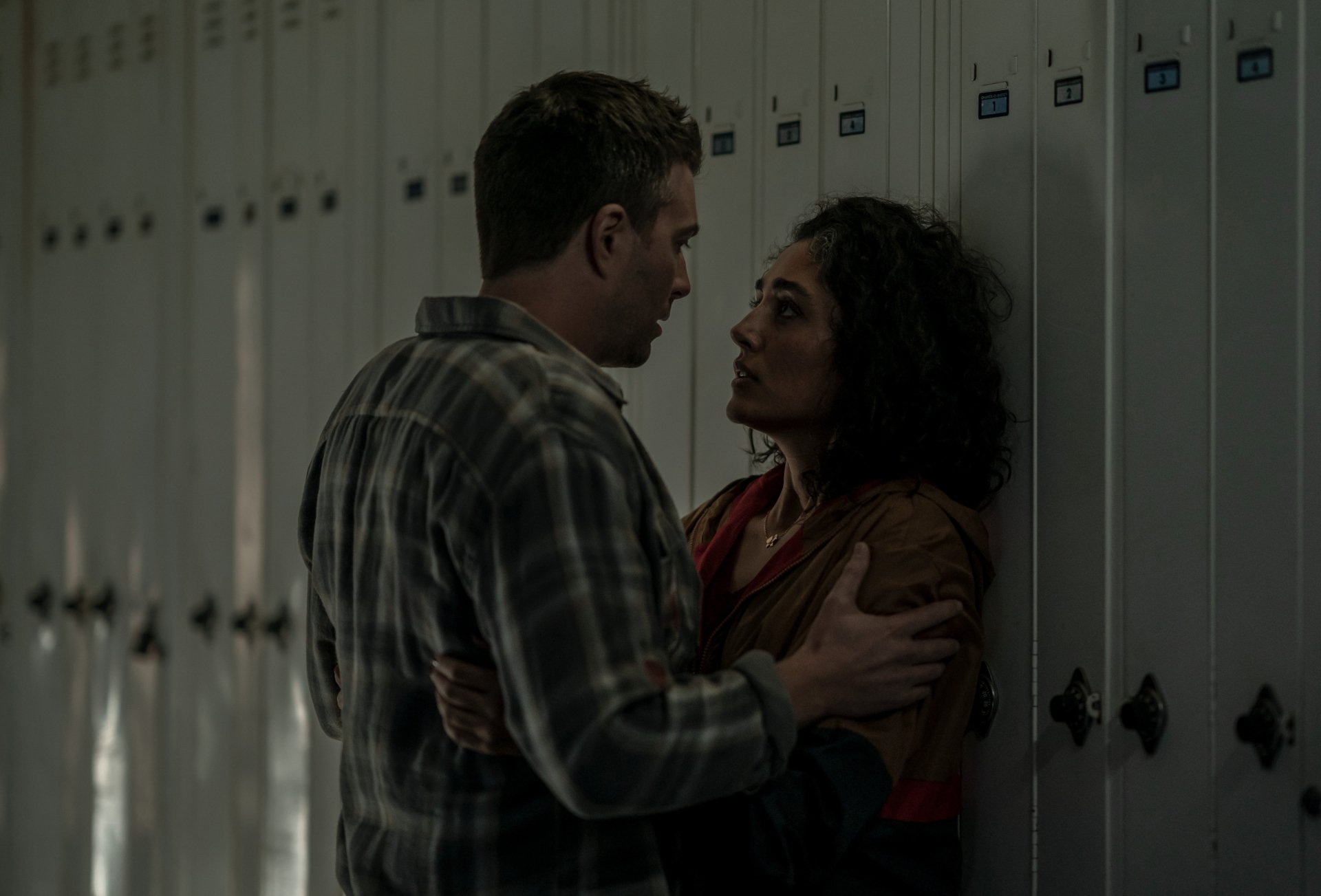 Download Golshifteh Farahani TV Show Invasion 4k Ultra HD Wallpaper
