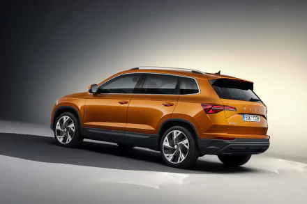 SUV vehicle Skoda Karoq 4×4 HD Desktop Wallpaper | Background Image