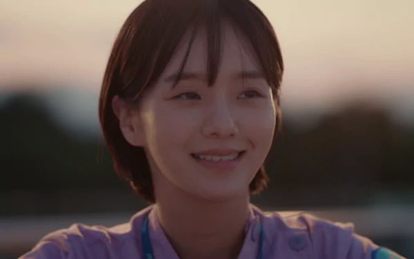  Park Gyu-young Smiling