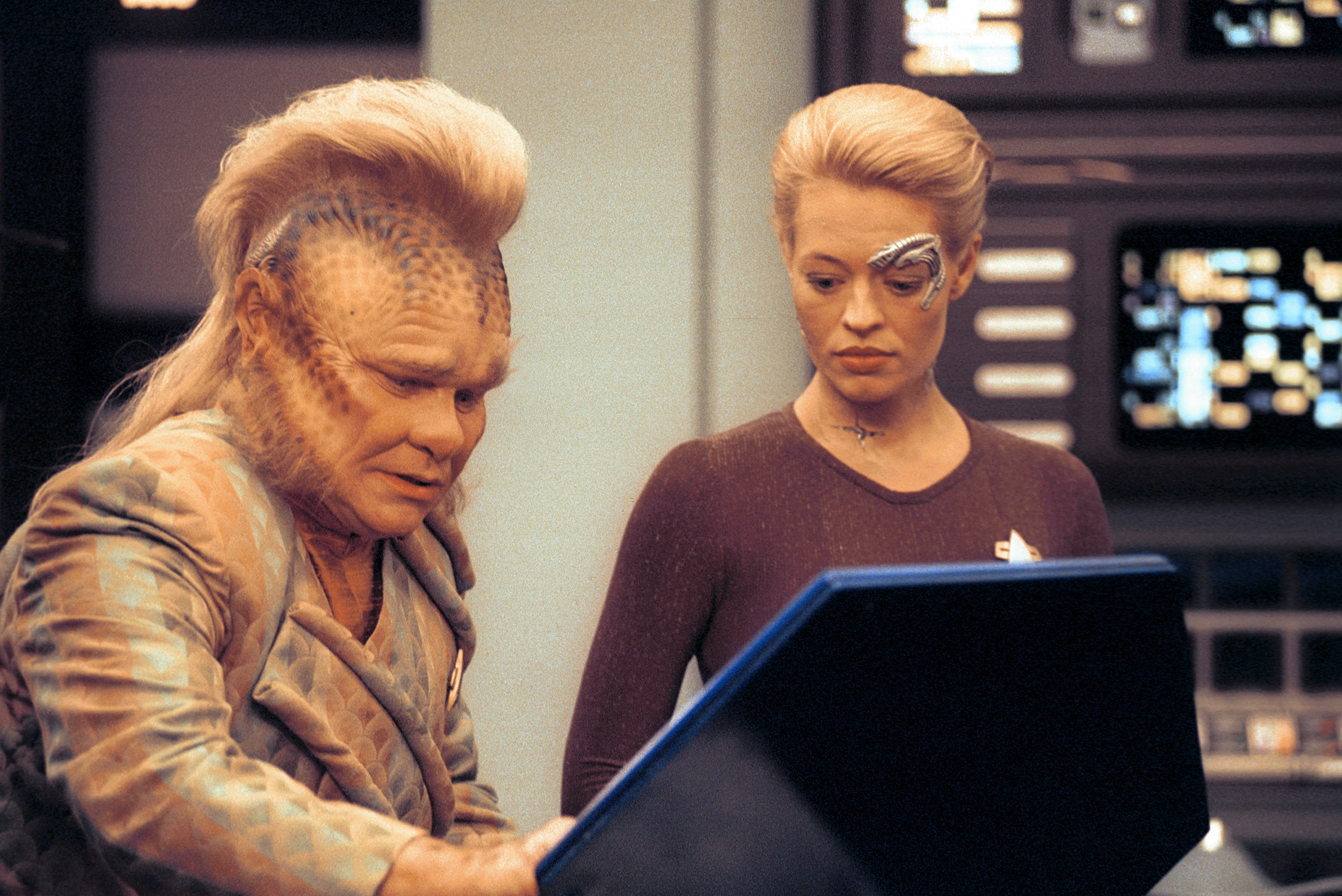 TV Show Star Trek: Voyager HD Wallpaper | Background Image