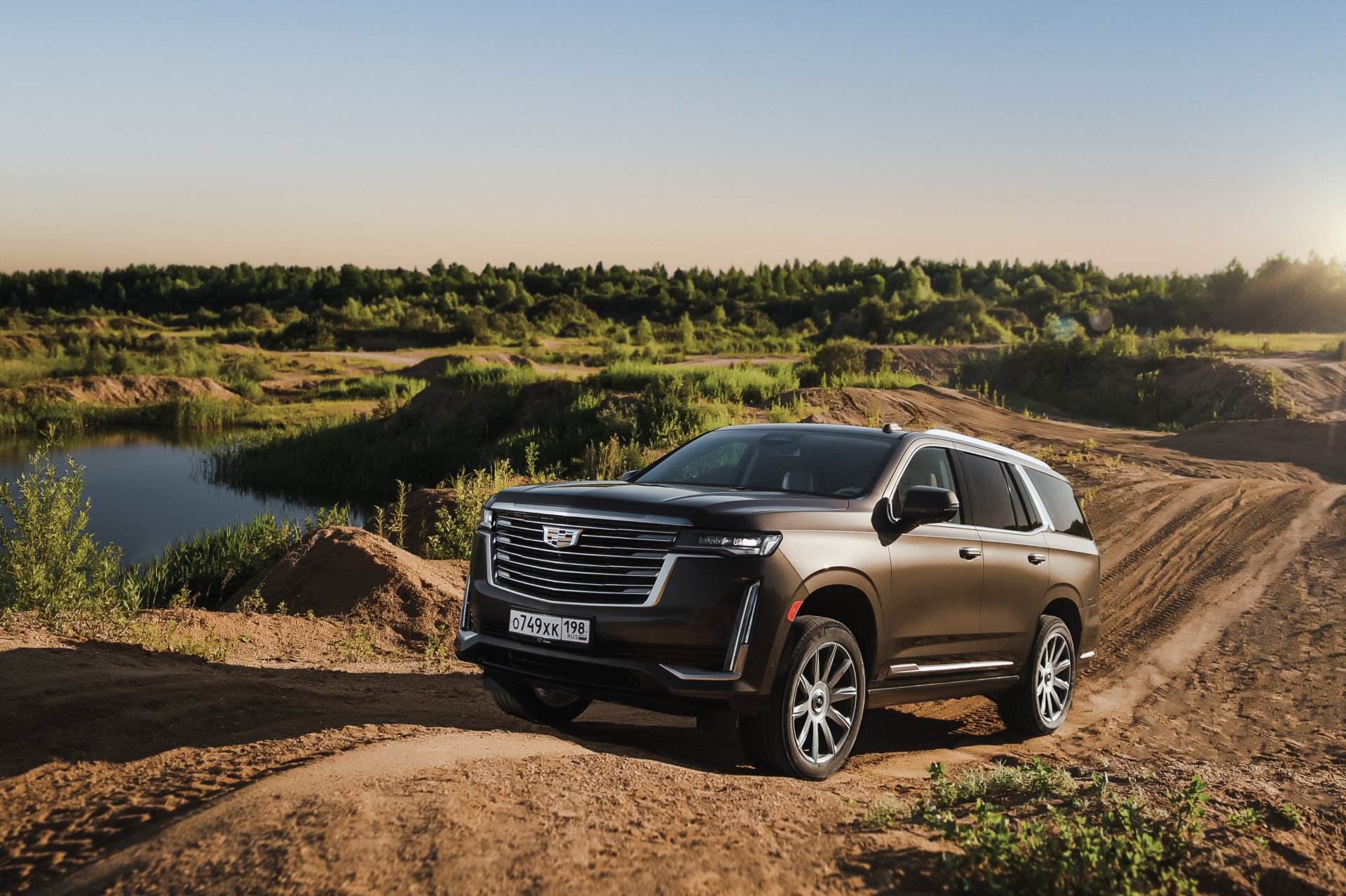 Download SUV Vehicle Cadillac Escalade 600 4k Ultra HD Wallpaper