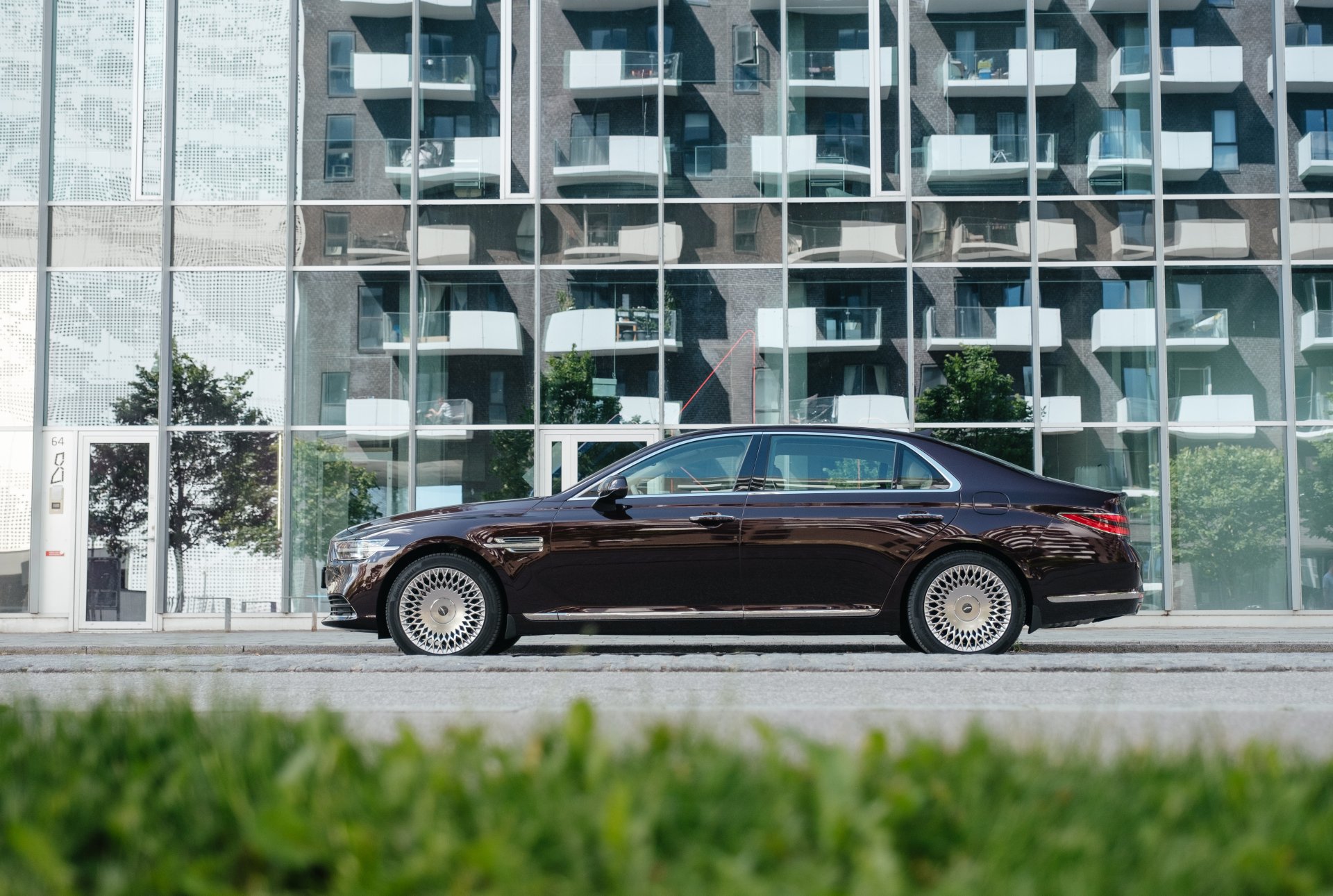 Download Genesis G90 3.3T HTRAC Vehicle Genesis G90 4k Ultra HD Wallpaper