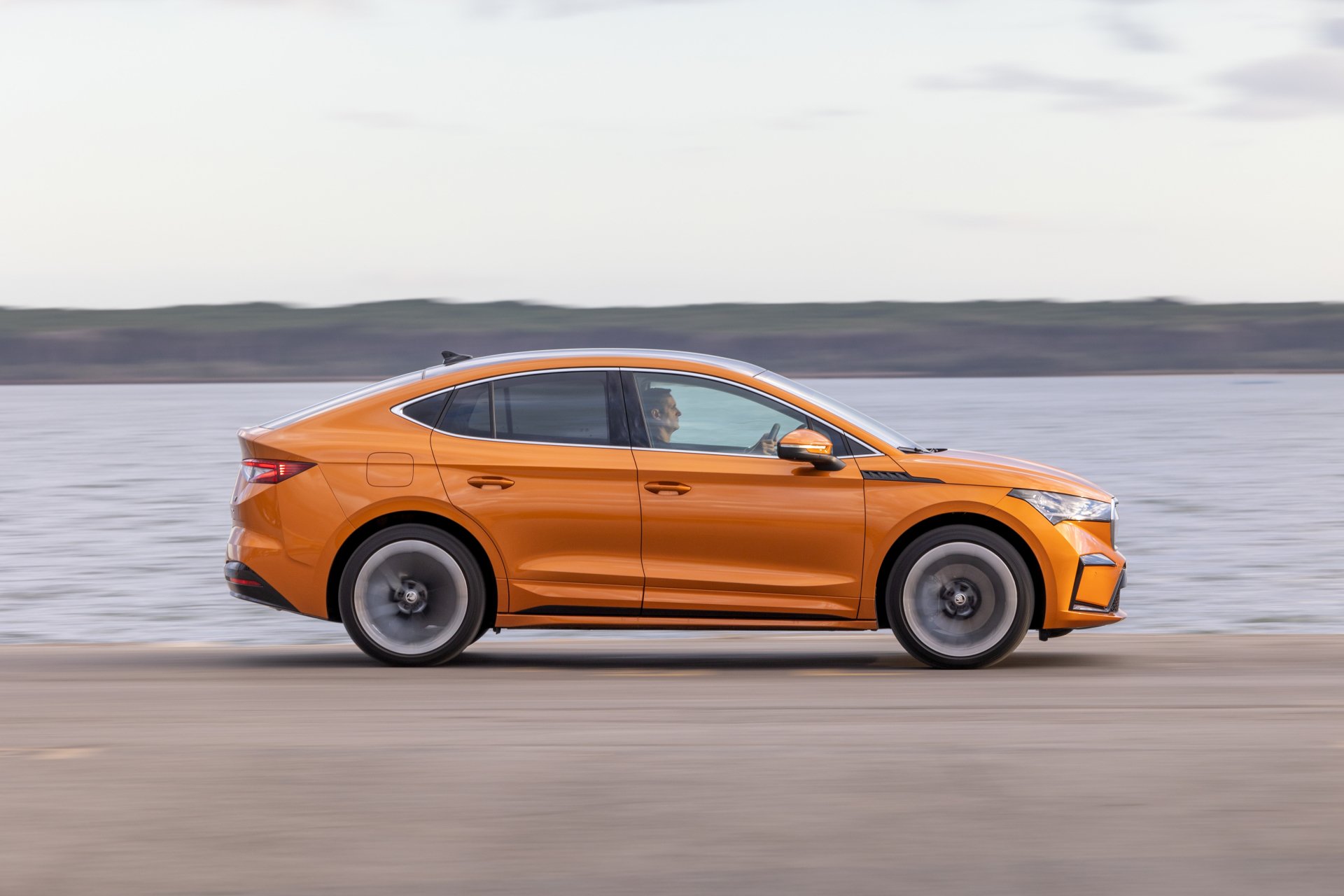 Download Vehicle Skoda Enyaq IV 80 4k Ultra HD Wallpaper