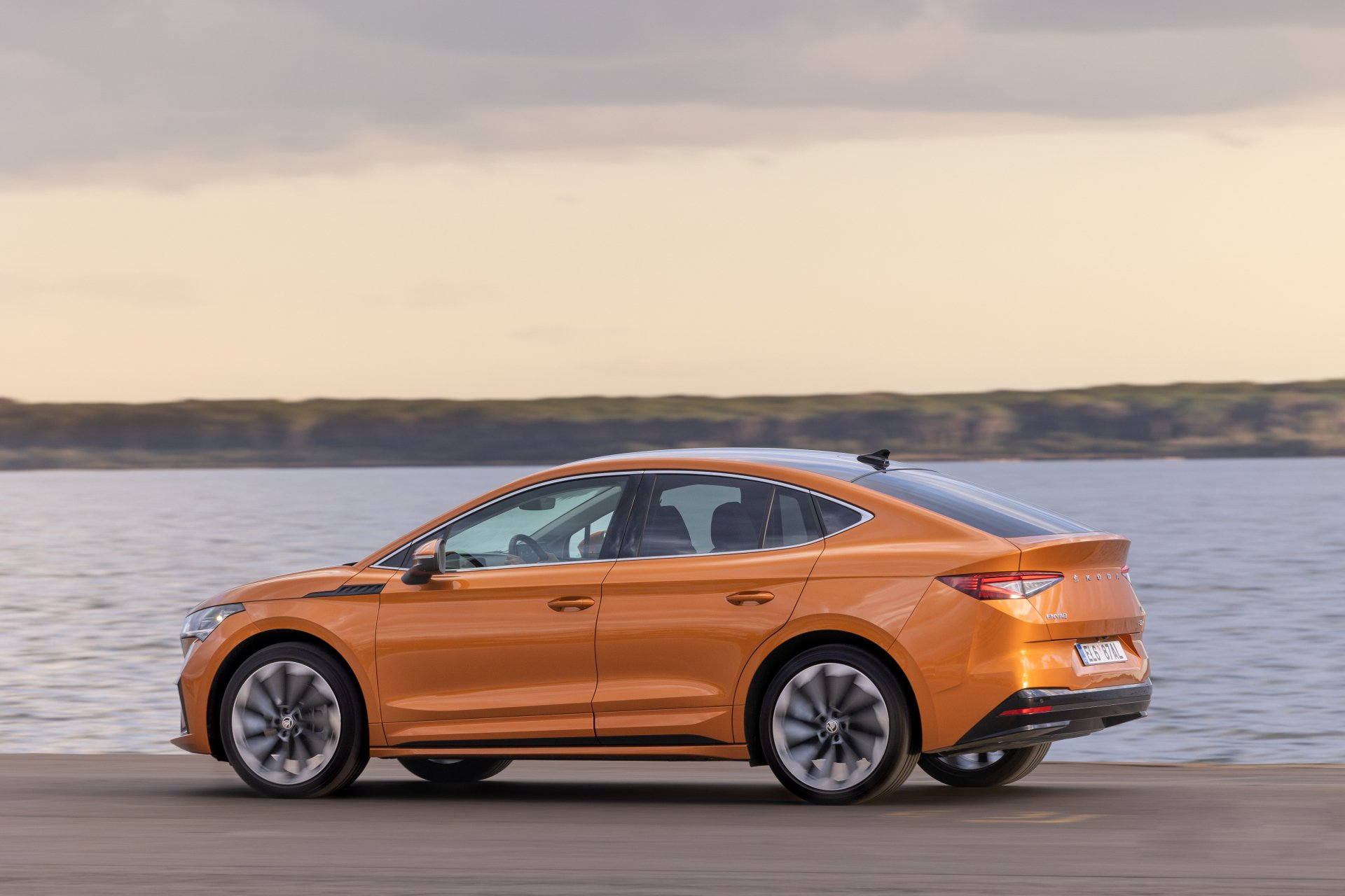 Download Vehicle Skoda Enyaq IV 80 4k Ultra HD Wallpaper