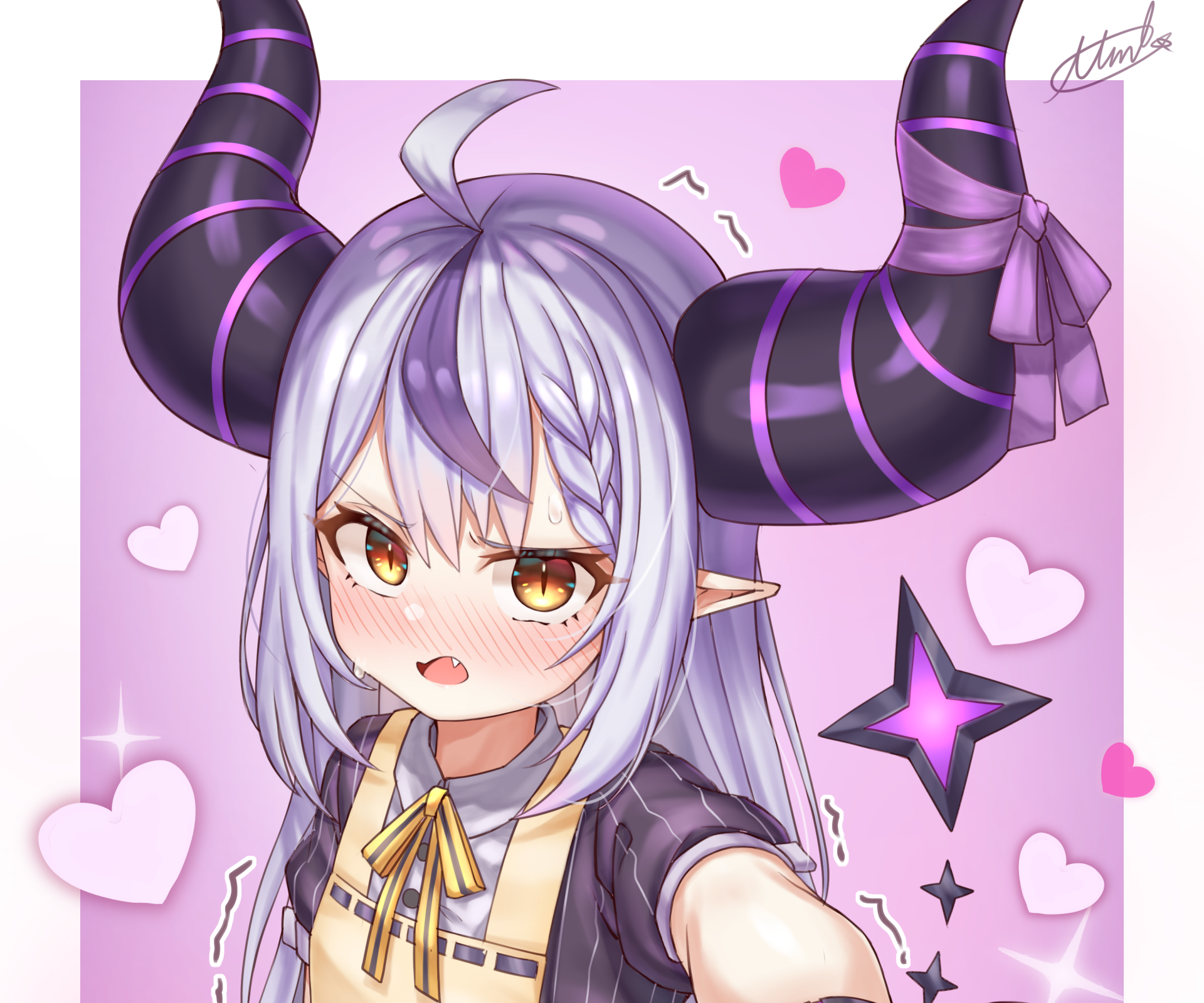 2K Quad HD PC desktop wallpaper of hololive Virtual Youtuber La+ Darknesss — anime-style horned girl with silver hair, golden eyes, blushing amid pink hearts and a purple star motif.