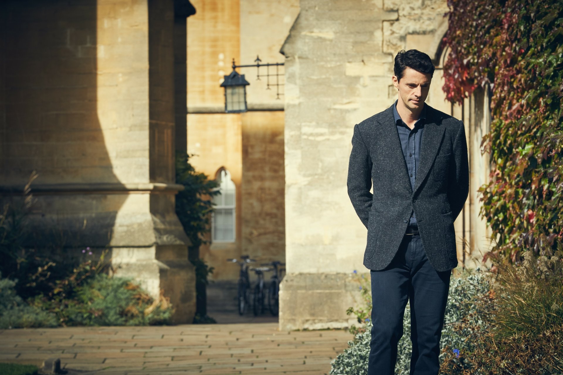 Download Matthew Goode TV Show A Discovery Of Witches 4k Ultra HD Wallpaper