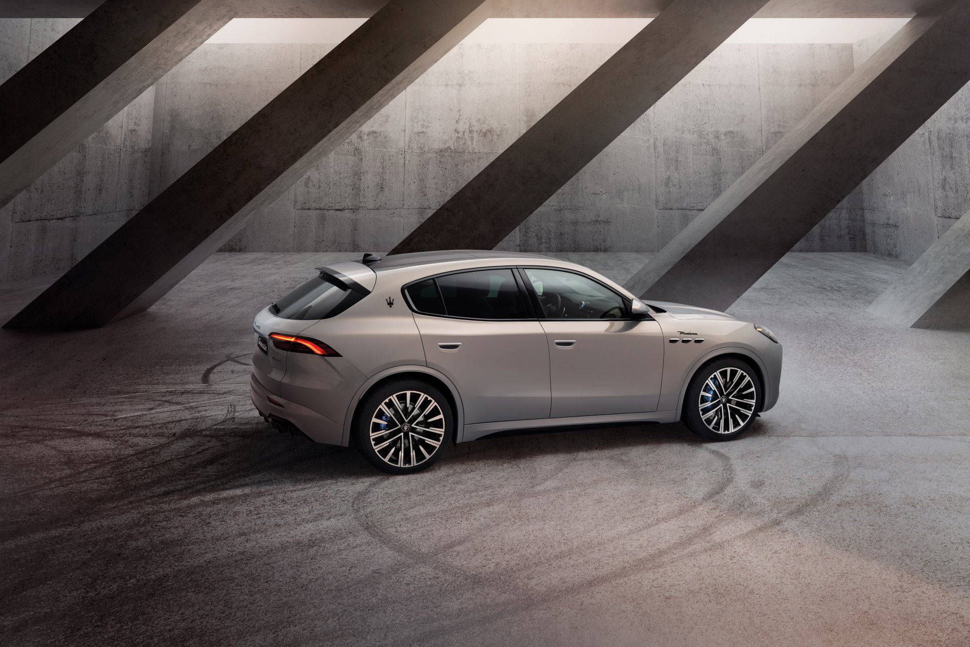 Download Maserati Grecale Modena Vehicle Maserati Grecale 8k Ultra HD Wallpaper