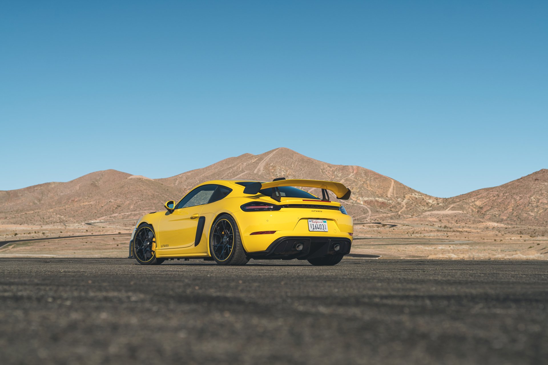 Download Vehicle Porsche 718 Cayman GT4 8k Ultra HD Wallpaper