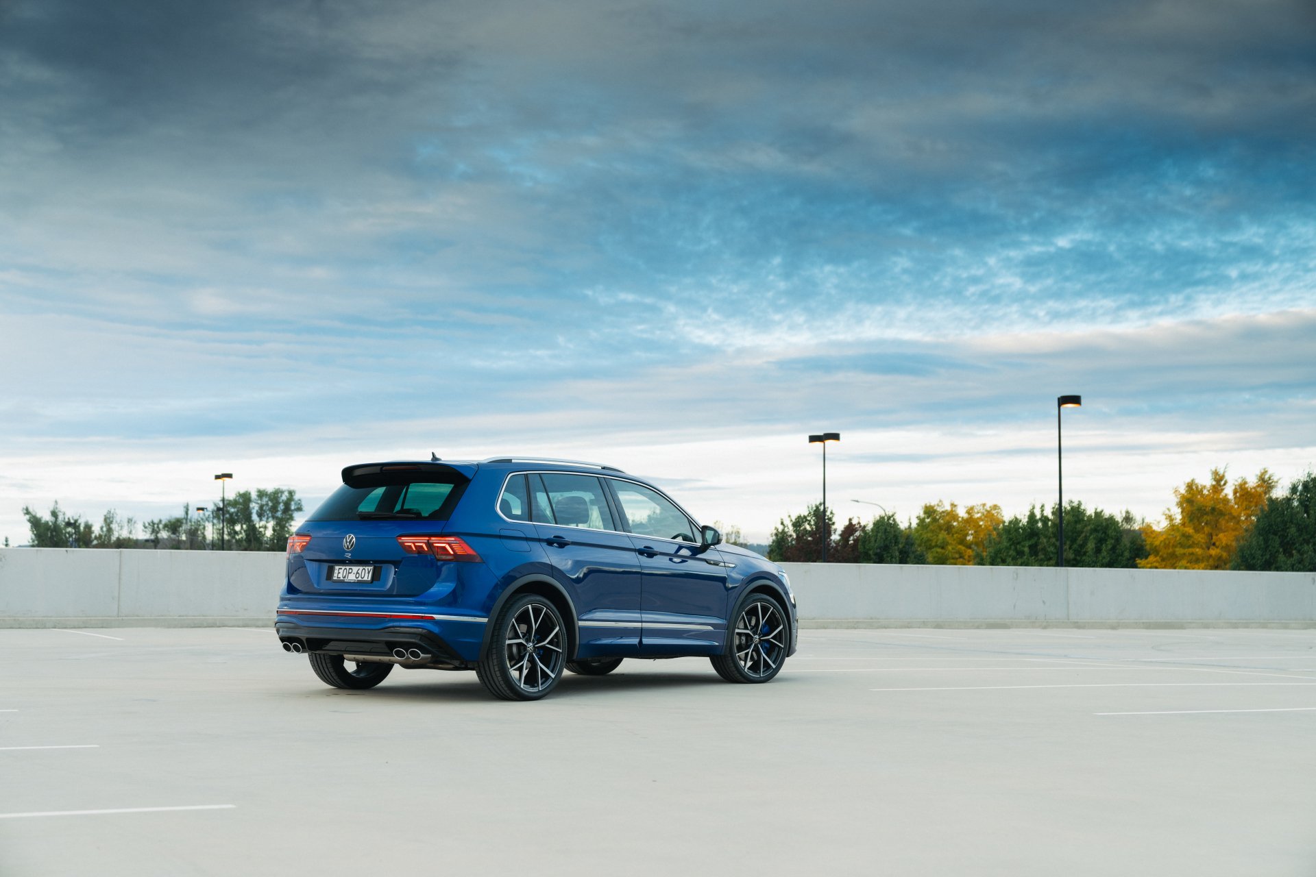 Download Vehicle Volkswagen Tiguan R 4k Ultra HD Wallpaper