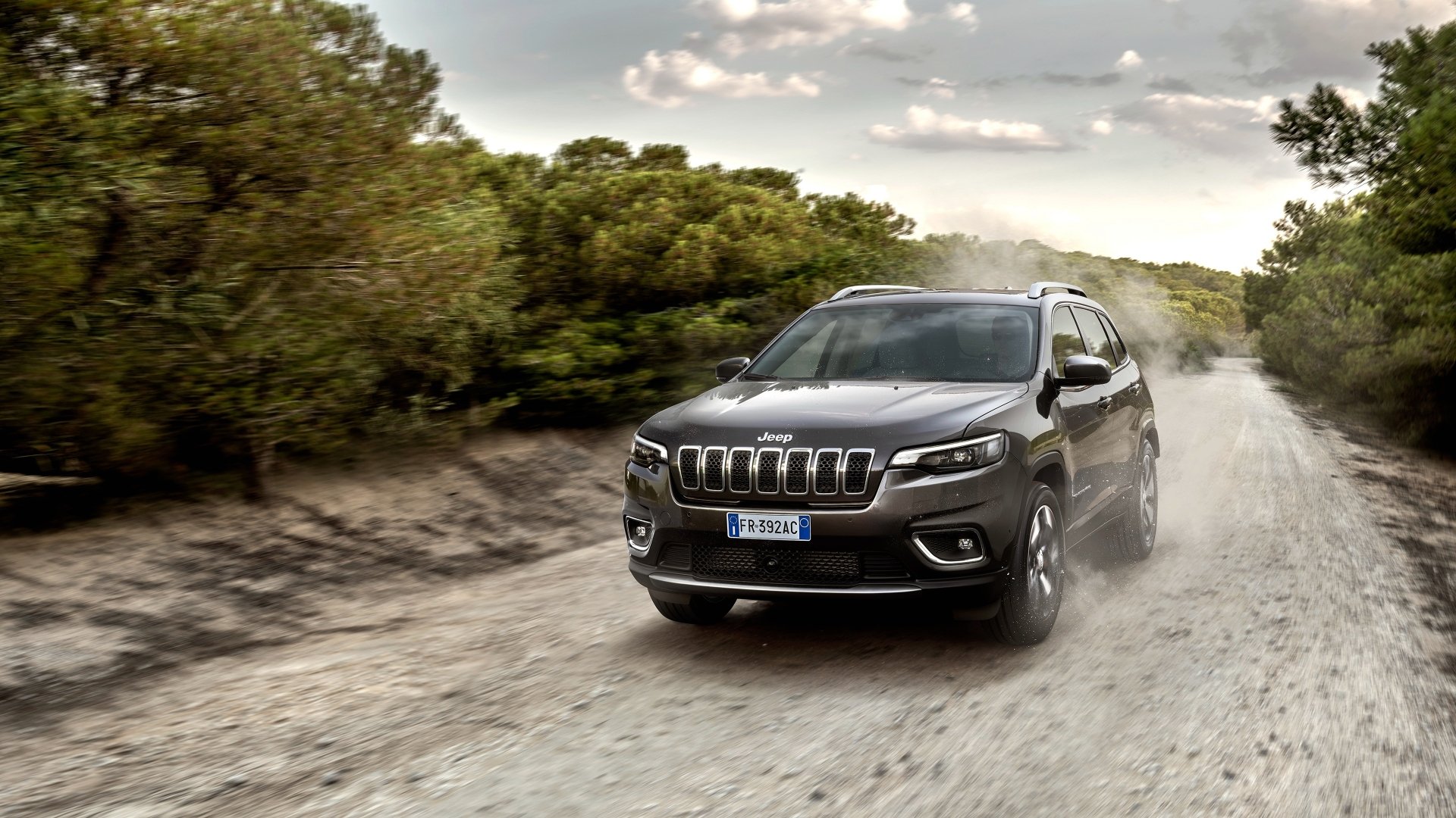 Download Vehicle Jeep Cherokee 4k Ultra HD Wallpaper
