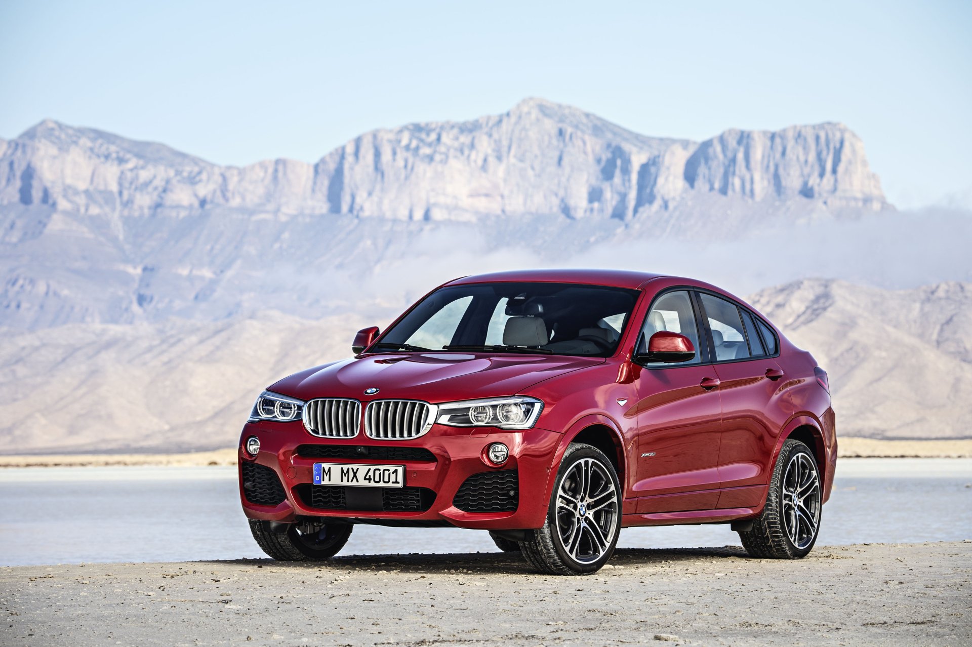 Download Vehicle BMW X4 XDrive35i 4k Ultra HD Wallpaper