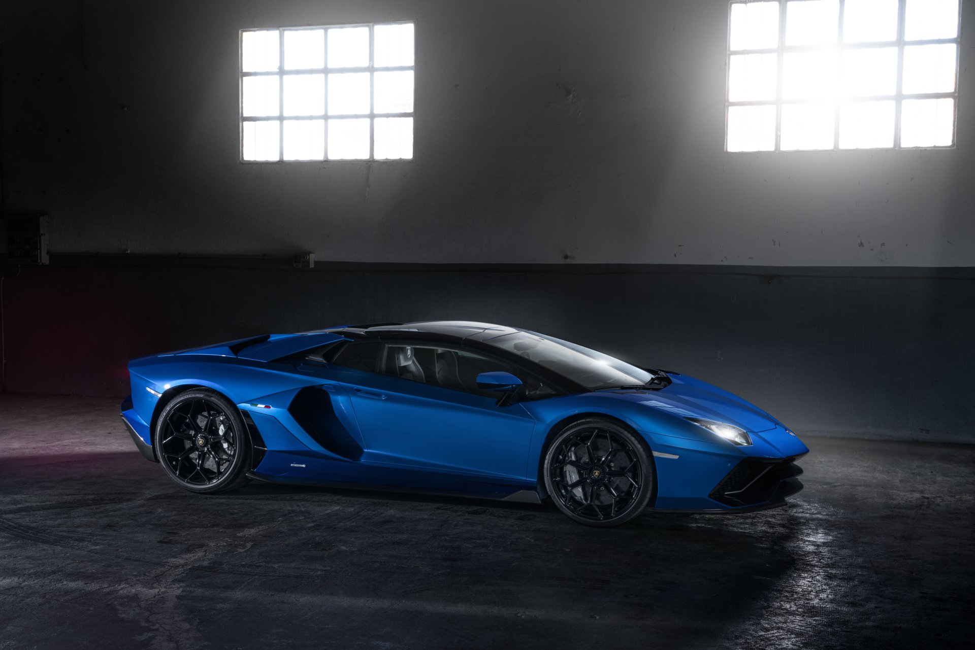 Download Vehicle Lamborghini Aventador LP 780-4 Ultimae 8k Ultra HD Wallpaper