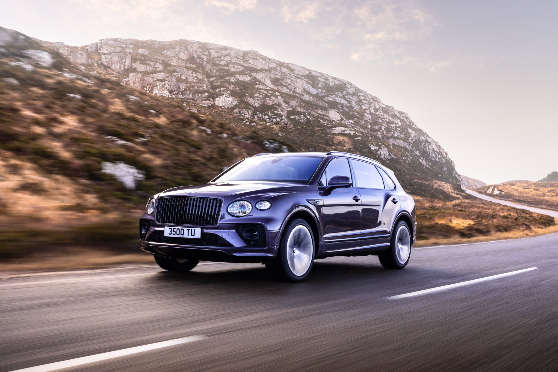 Download Vehicle Bentley Bentayga EWB 4k Ultra HD Wallpaper