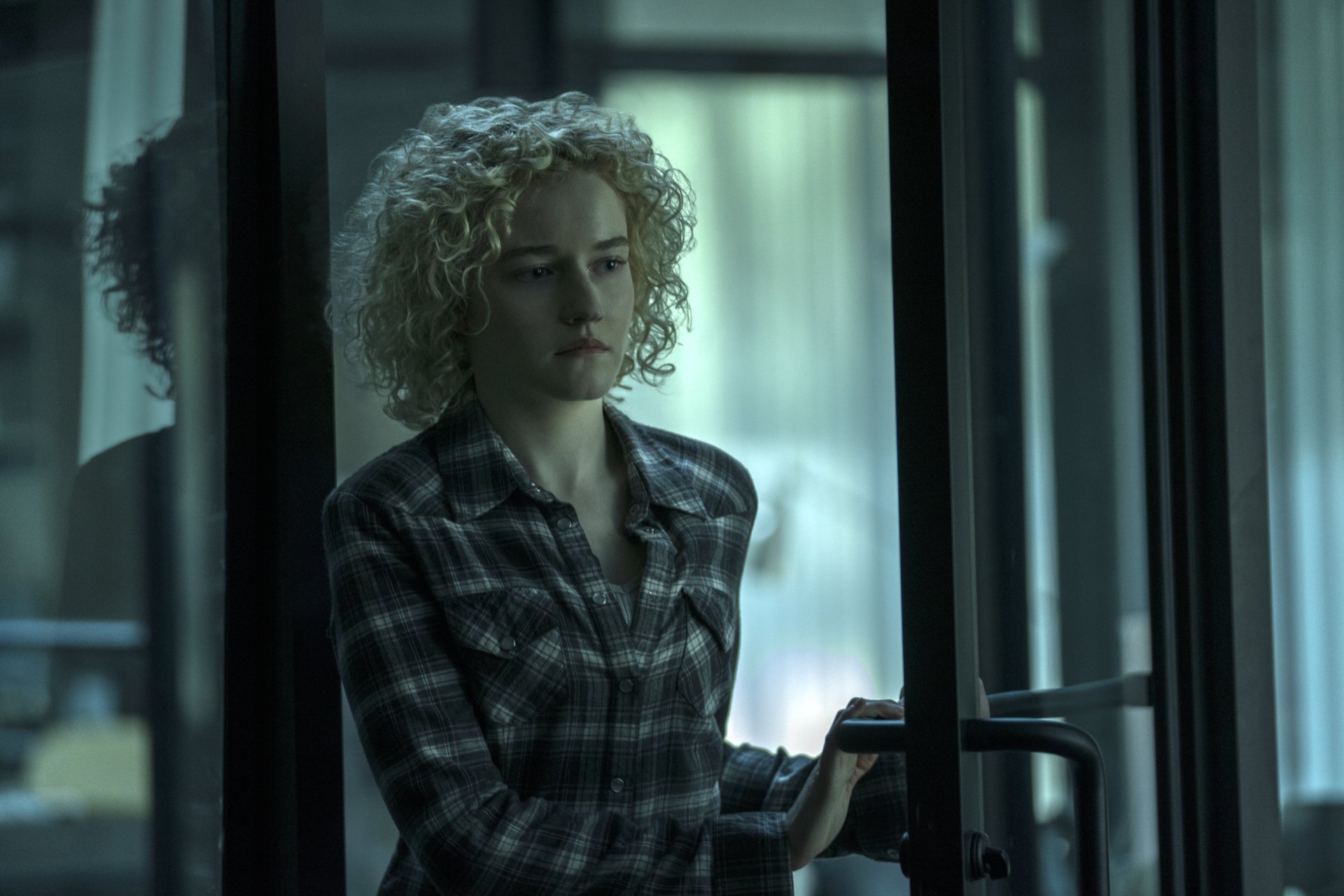 Download Julia Garner TV Show Ozark HD Wallpaper