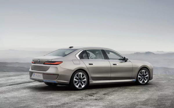 vehicle BMW i7 xDrive60 HD Desktop Wallpaper | Background Image