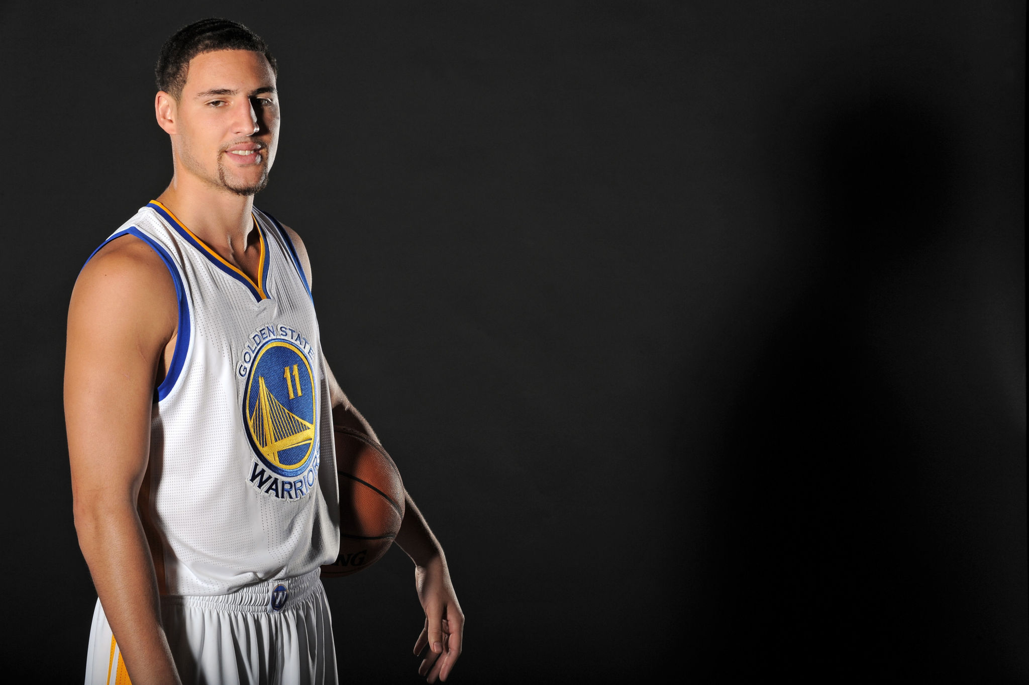 Klay kay. Klay Thompson kt1. Баскетболист Klay Thompson фото. Golden State Rage Mode. NBA Full height portrait shoot.