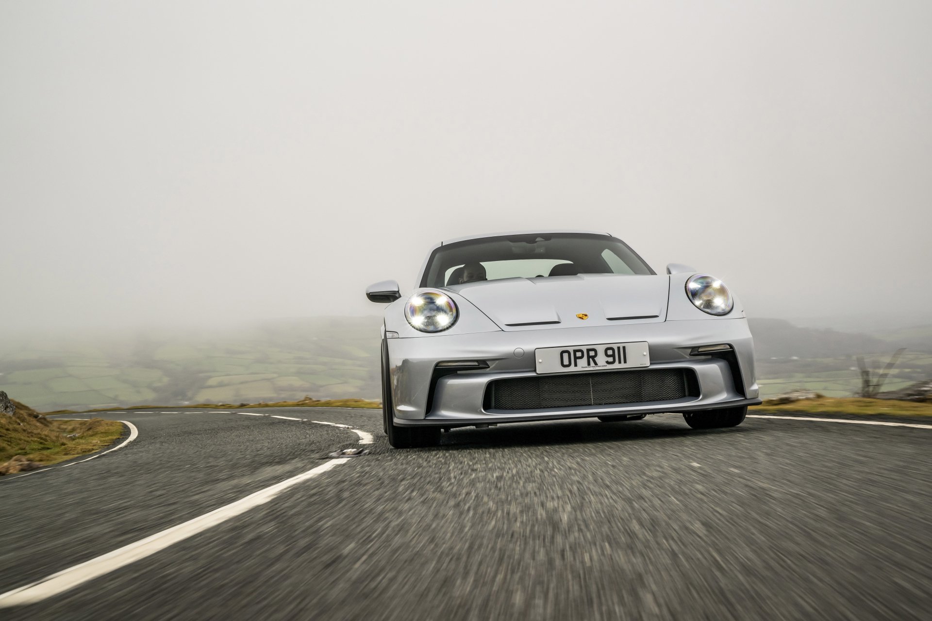 Download Vehicle Porsche 911 GT3 8k Ultra HD Wallpaper