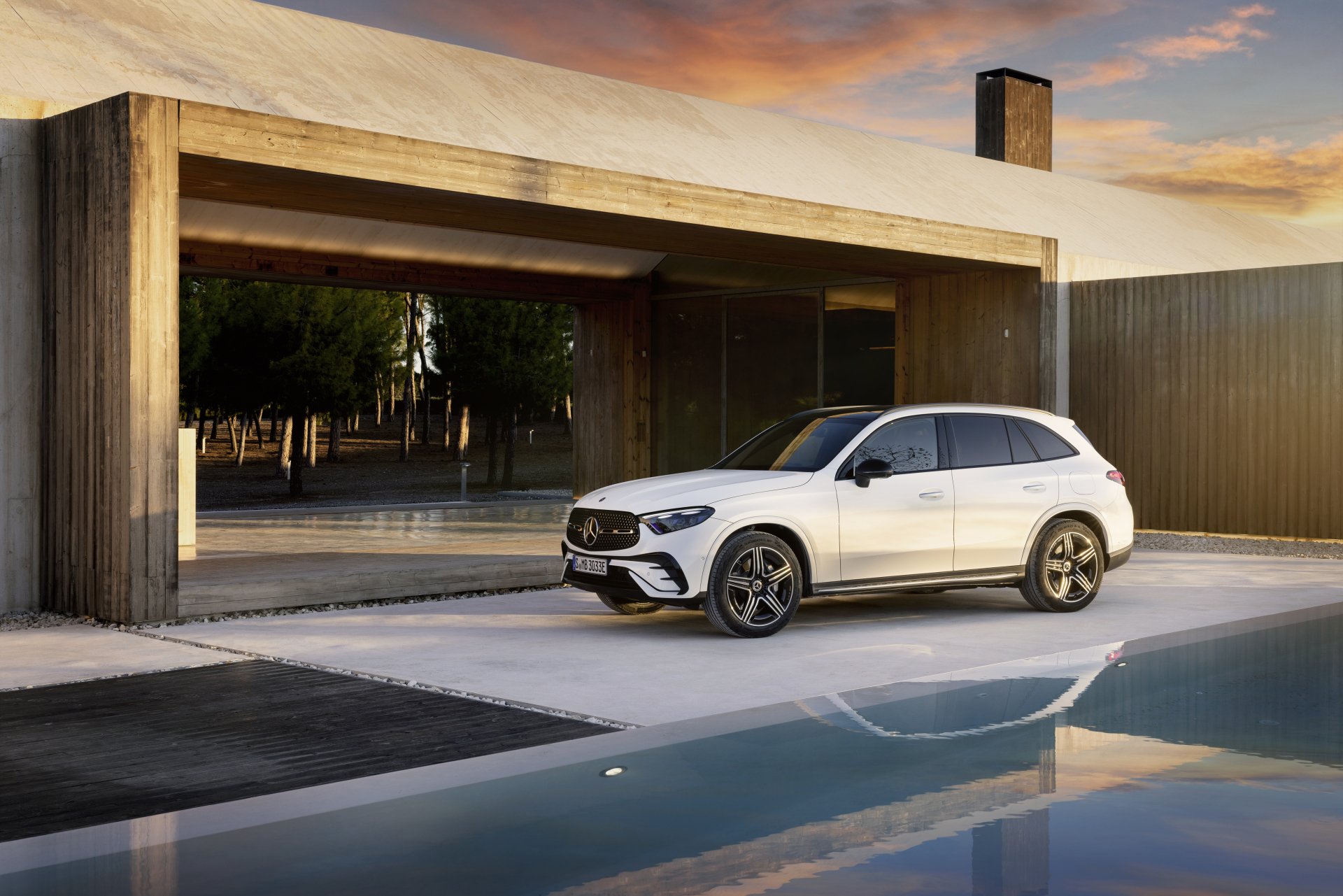 Download Vehicle Mercedes-Benz GLC-Class 4k Ultra HD Wallpaper
