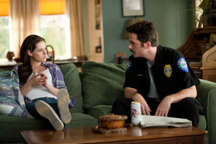 Kristen Stewart Billy Burke Charlie Swan Bella Swan movie The Twilight Saga: Eclipse HD Desktop Wallpaper | Background Image