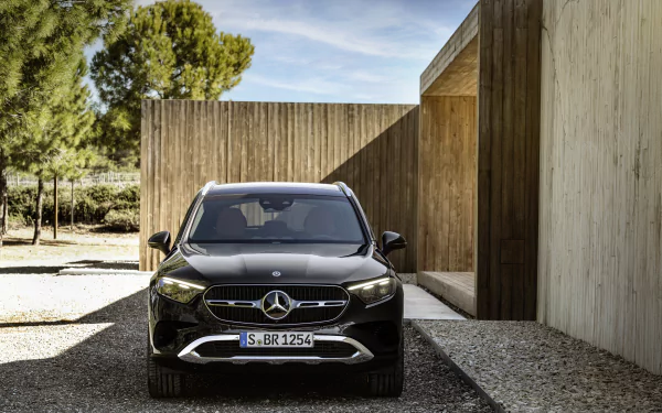  Mercedes-Benz GLC 300 4MATIC Avantgarde