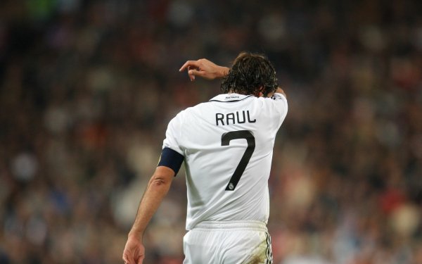 Sports Raúl González Blanco Soccer Player Real Madrid C.F. HD Wallpaper | Background Image