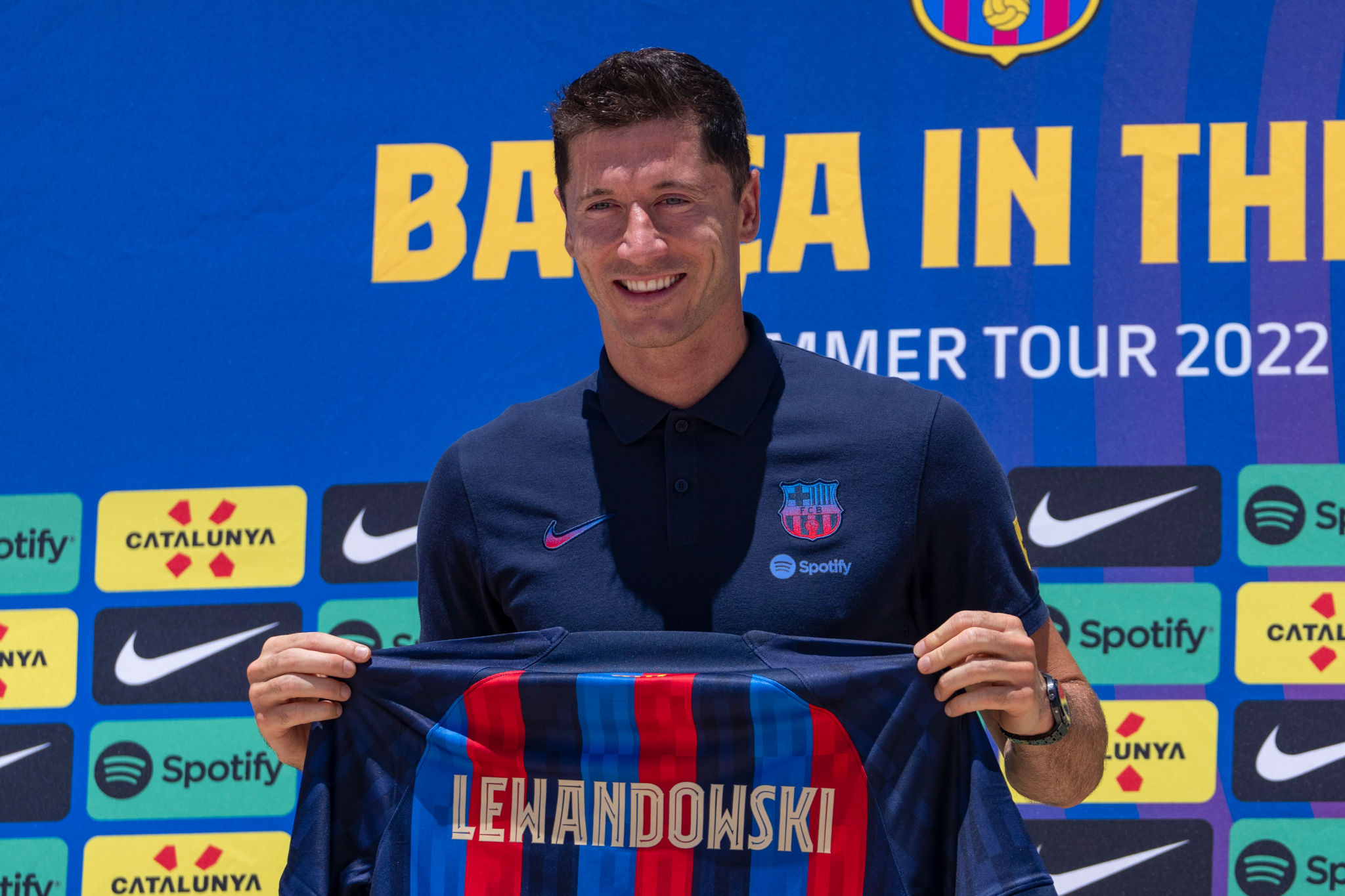 Download FC Barcelona Robert Lewandowski Sports HD Wallpaper