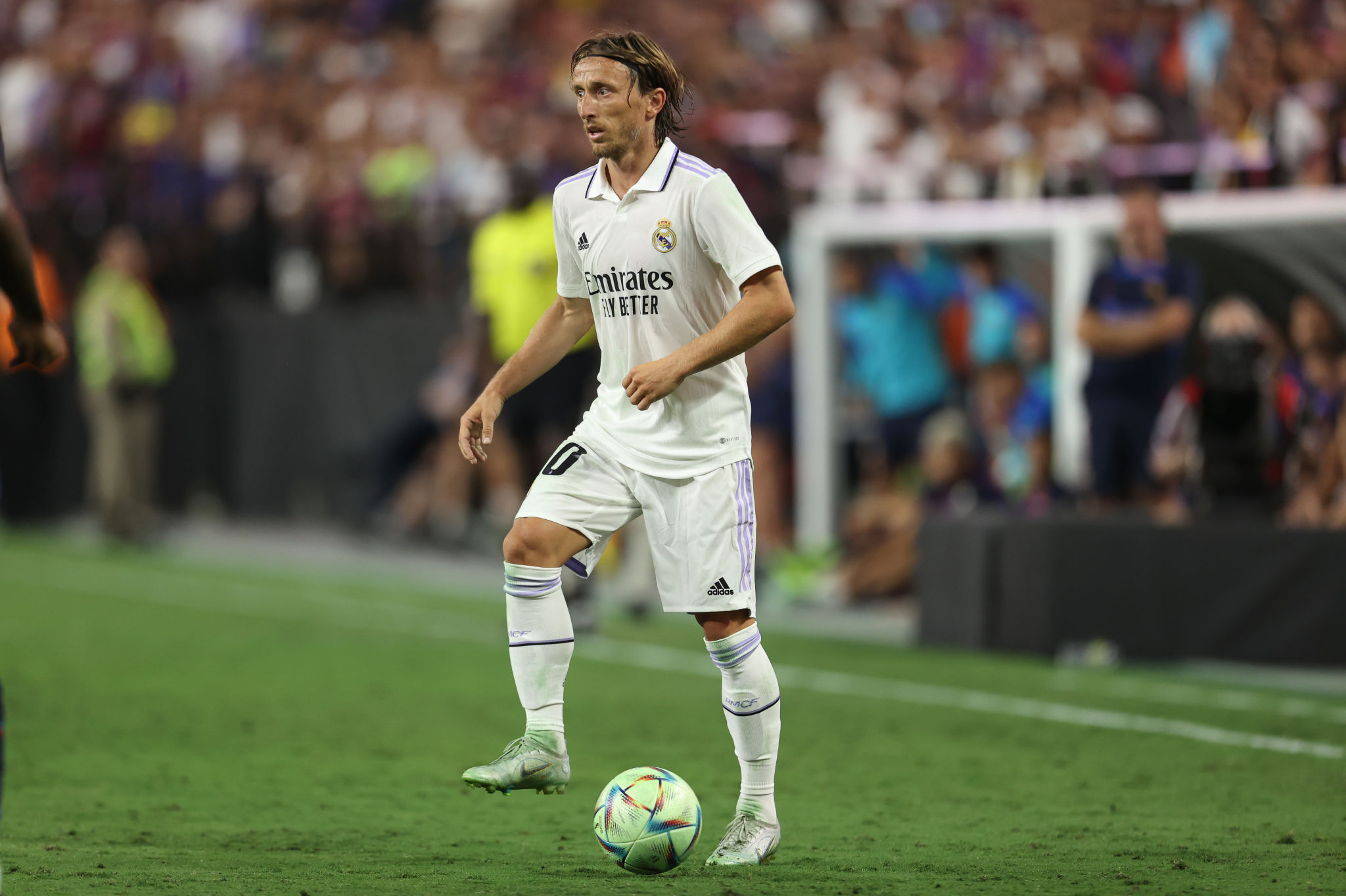 Real madrid vs borussia live stream. Модрич Тоттенхэм. Luka Modric Tottenham.