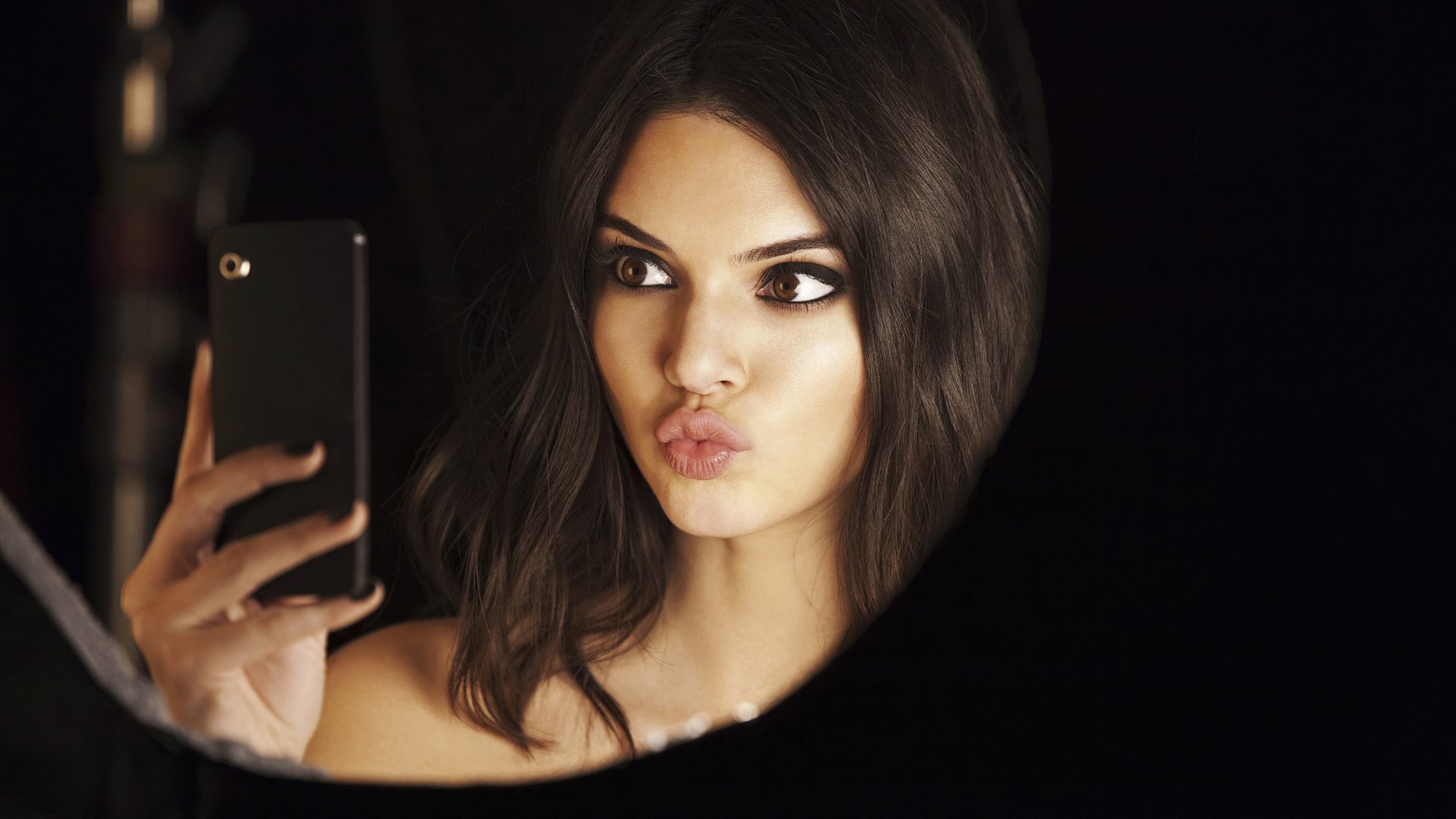 Download American Model Celebrity Kendall Jenner 4k Ultra HD Wallpaper