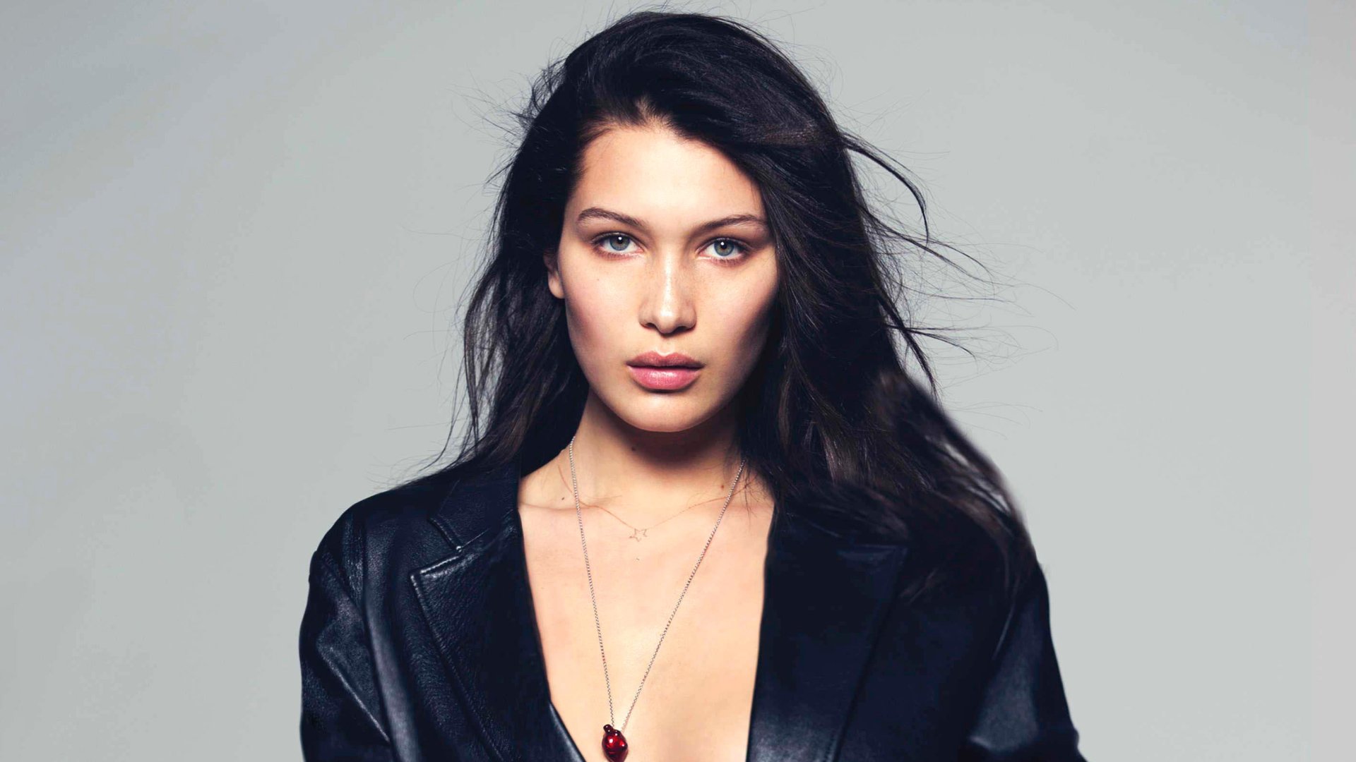 Download Face Portrait Model Celebrity Bella Hadid HD Wallpaper