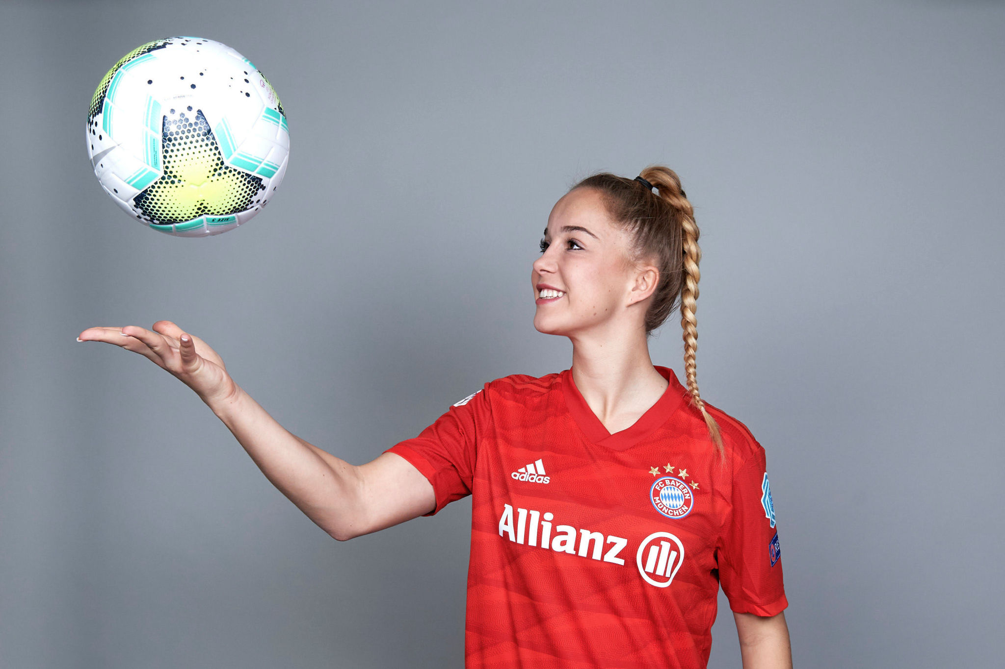 Download Blonde Adidas Fc Bayern Munich Soccer German Giulia Gwinn 