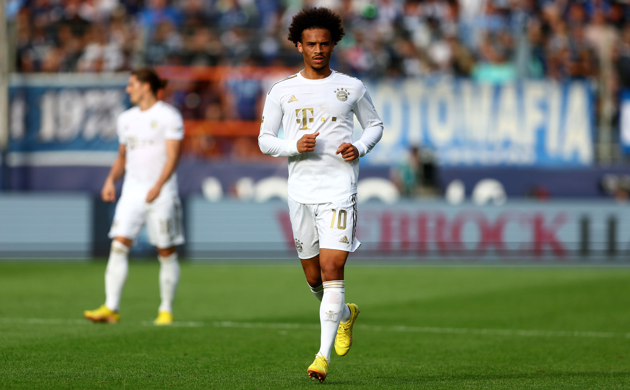 Сане сейчас. Лерой Сане 2022. Сане футболист Бавария. Leroy Sane футболист. Лерой Сане Бавария 2022.